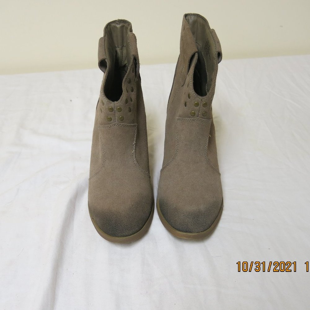 Steve Madden suede two toned bootie